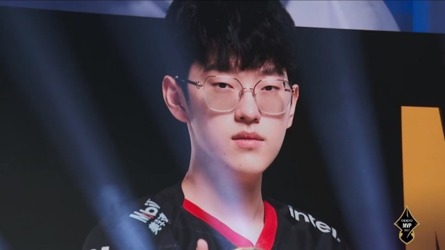 足球氛围浓 足球氛围浓