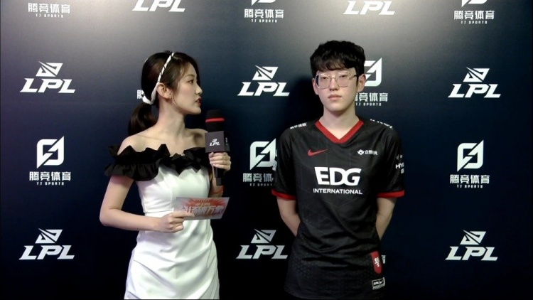 功不僅來自 功不僅來自